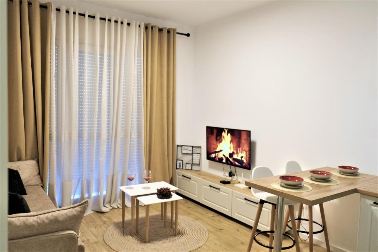 Apartment In The Heart Of Old Bazaar, Tirana - Hana Apartments ภายนอก รูปภาพ
