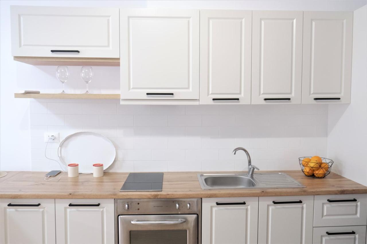 Apartment In The Heart Of Old Bazaar, Tirana - Hana Apartments ภายนอก รูปภาพ